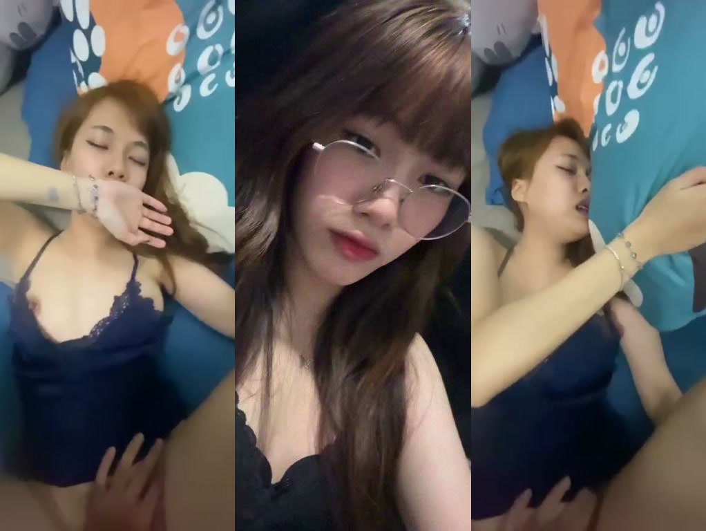 คลิปหลุด หลอกน้องสาวแว่นหุ่นสวยมาตอกที่ห้องพัก น้องเสียวหีสุดๆ